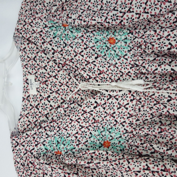 Umgee Ballon Sleeves embroidered baby doll blouse - Picture 3 of 10